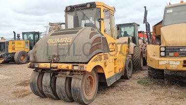 Cilindro de Pneus 24 T BOMAG BW 24 RH