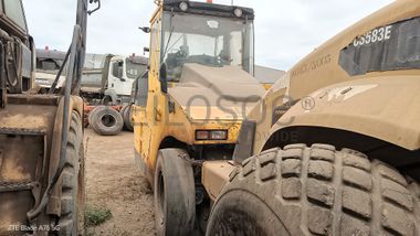 Cilindro de Pneus 24 T BOMAG BW 24 RH