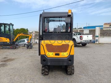 Mini Giratória Infront YFE20 · Ano 2023