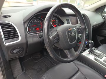 Audi Q7 3.0 TDI · Ano 2007