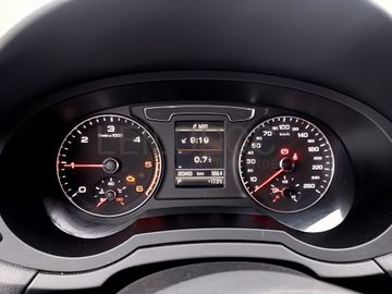 Audi Q3 2.0 TDI Sport · Ano 2017