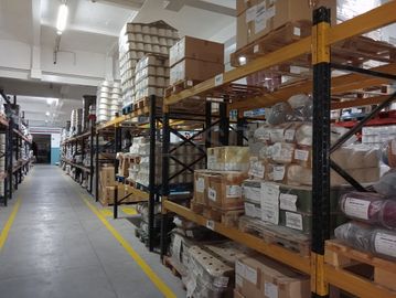 Estantes Industriais · Stock