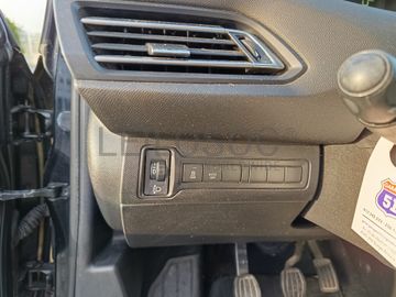 Peugeot 308 1.6 BlueHDi · Ano 2016
