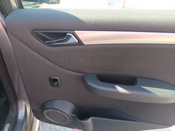 Mercedes-Benz B 180 CDI · Ano 2009