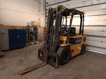 Empilhador Daewoo D30 S-2