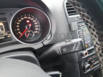 Volkswagen Golf 1.6 TDI · Ano 2009