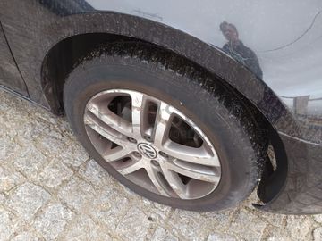 Volkswagen Golf 1.6 TDI · Ano 2009