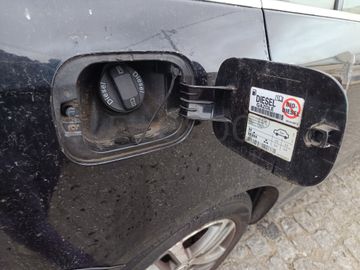 Volkswagen Golf 1.6 TDI · Ano 2009