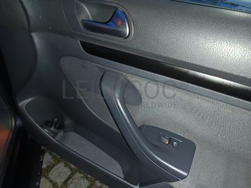 Volkswagen Golf 1.6 TDI · Ano 2009