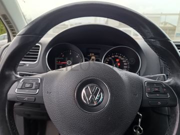 Volkswagen Golf 1.6 TDI · Ano 2009