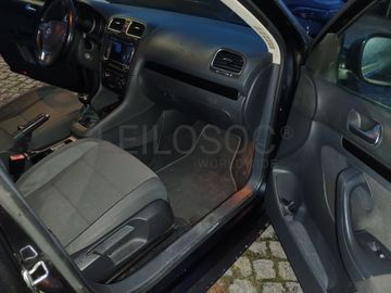 Volkswagen Golf 1.6 TDI · Ano 2009