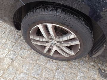 Volkswagen Golf 1.6 TDI · Ano 2009