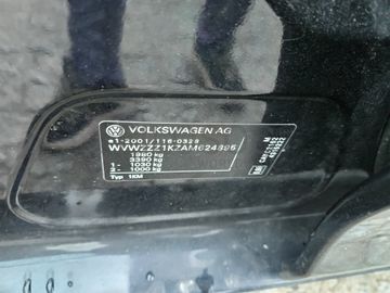 Volkswagen Golf 1.6 TDI · Ano 2009