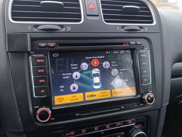 Volkswagen Golf 1.6 TDI · Ano 2009