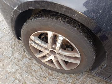 Volkswagen Golf 1.6 TDI · Ano 2009