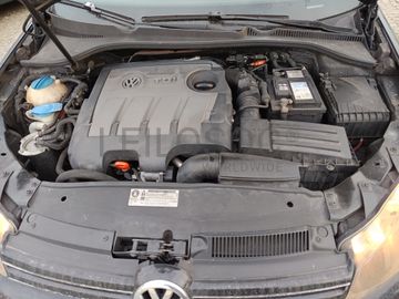 Volkswagen Golf 1.6 TDI · Ano 2009