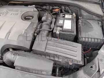 Volkswagen Golf 1.6 TDI · Ano 2009