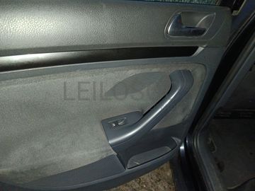 Volkswagen Golf 1.6 TDI · Ano 2009