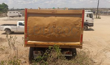 Camião Tata LPK2516138