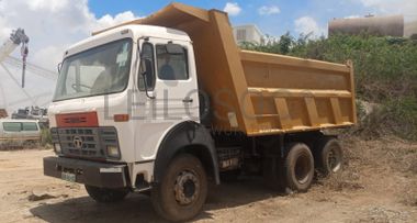 Camião Tata LPK2516138