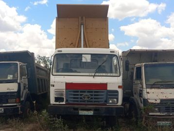 Camião Tata LPK25/6/38
