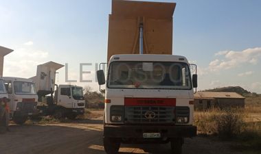 Camião Tata LPK2516130