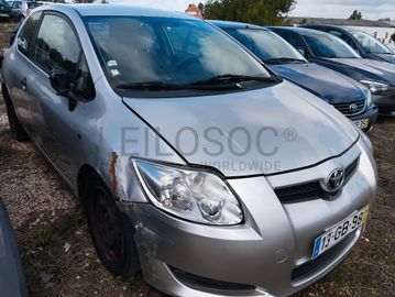 Toyota Auris 1.4 D-4D · Ano 2008