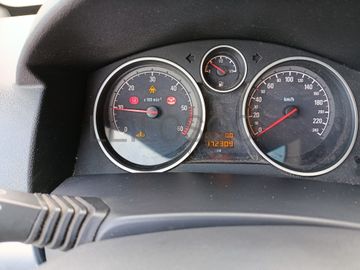 Opel Astra · Ano 2008