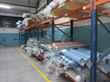 Estantes Industriais · Stock