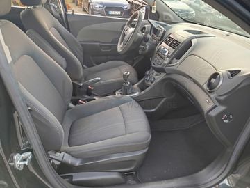 Chevrolet Aveo · Ano 2013