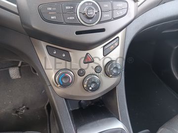 Chevrolet Aveo · Ano 2013