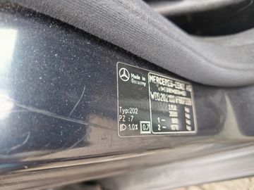 Mercedes-Benz C250 · Ano 1997