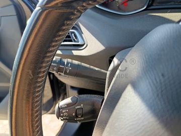 Peugeot 308 · Ano 2015