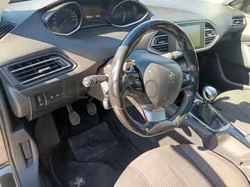 Peugeot 308 · Ano 2015