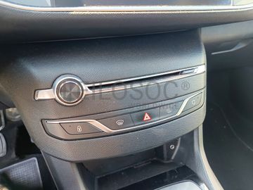 Peugeot 308 · Ano 2015