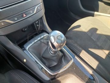 Peugeot 308 · Ano 2015