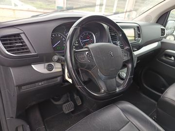 Peugeot Expert Traveller · 8 Lugares · Ano 2018