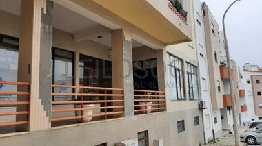 Loja · Torres Novas, Santarém