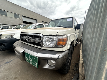 TOYOTA LAND CRUISER 