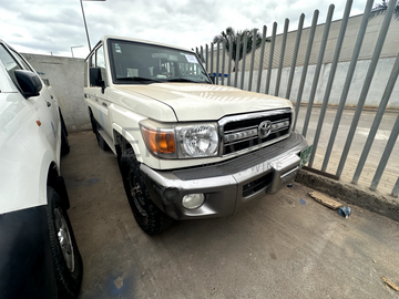 TOYOTA LAND CRUISER 