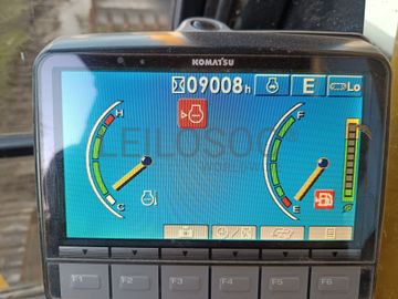 Giratória de Rastos Komatsu PC 210 LC-8 · Ano 2007