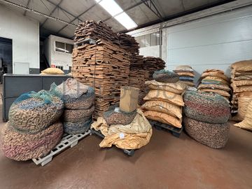 Equipamentos Industriais, Ferramentaria, de Escritório e Mobiliário