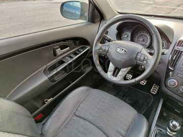 Kia Ceed · Ano 2011