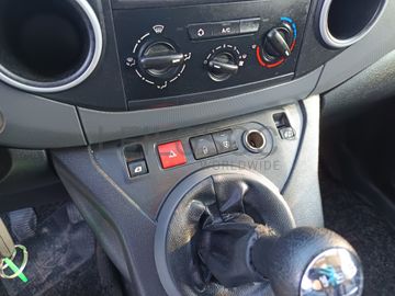 Peugeot Partner · Ano 2013