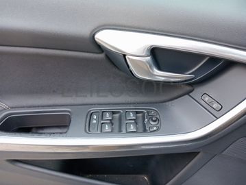 Volvo V60 D4 · Ano 2013