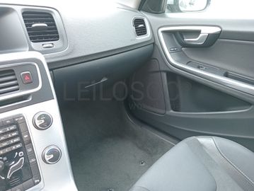 Volvo V60 D4 · Ano 2013