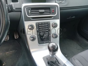 Volvo V60 D4 · Ano 2013