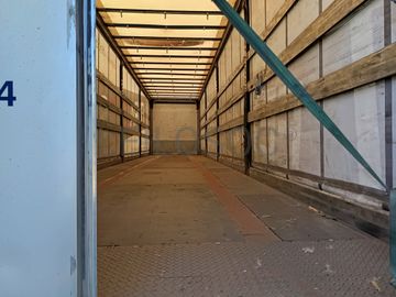 Veículos Pesados de Mercadorias · Ligeiros · Semirreboques