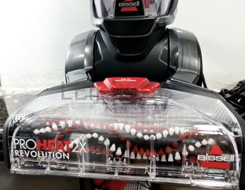 Aspirador vertical de tapetes Bissell ProHeat 2X Revolution