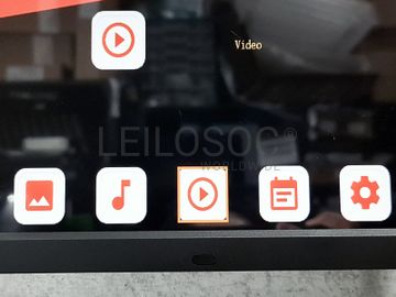 Expositor Multimédia Braun